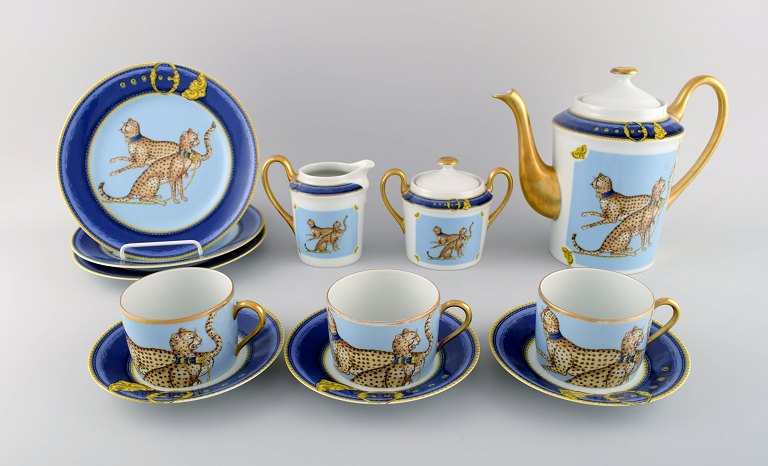 Limoges / Porcelaine de Paris. Kaffeservice til tre personer i porcelæn med geparder. 1960/70