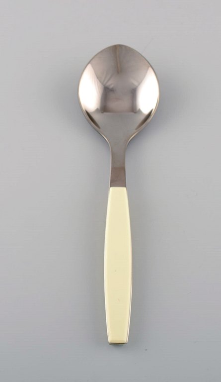 Henning Koppel for Georg Jensen. Strata dessertske i rustfrit stål og cremefarvet plast. 1960/70