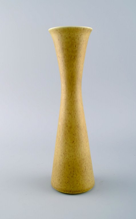 Gunnar Nylund for Rörstrand. Large Granola vase in glazed ceramics. Beautiful glaze in yellow shades. 1960s.