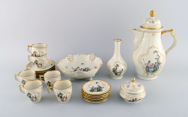 Rosenthal classic rose coffee service for six people. Mid-20th century.