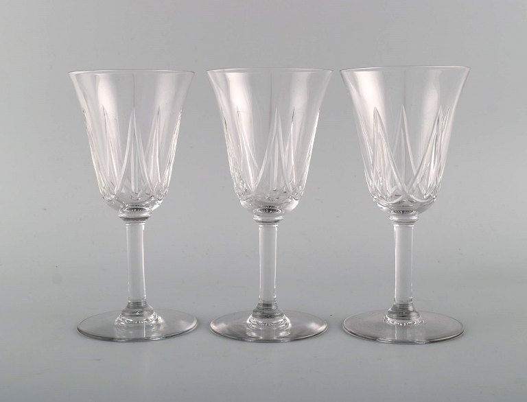 St. Louis, Belgium. Three white wine glasses in mouth-blown crystal glass. 1930 / 40s.