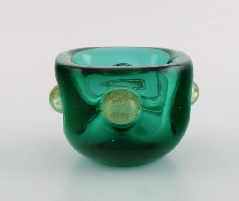 Murano bowl in green and gold-colored mouth-blown art glass. Italian design, 1960s.