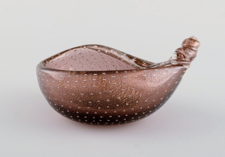 Murano bowl in smoky colored mouth-blown art glass with inlaid bubbles and gold. Italian design, 1960s.