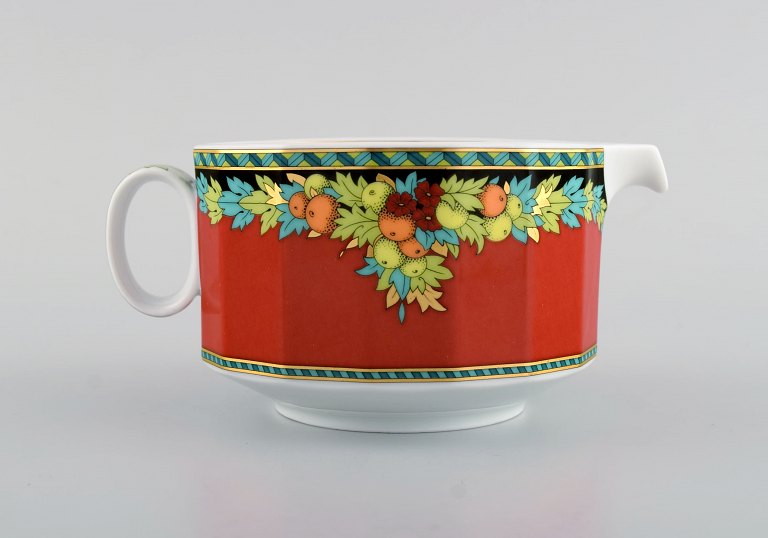 Gianni Versace for Rosenthal. Le Roi Soleil sovsekande i porcelæn med blomster- og gulddekoration. Sent 1900-tallet. 