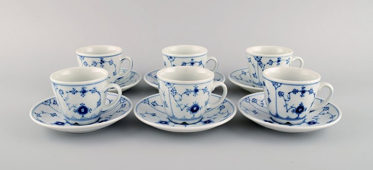 Seks Bing & Grøndahl Musselmalet Hotel Kaffekopper med underkopper. Modelnummer 744. 