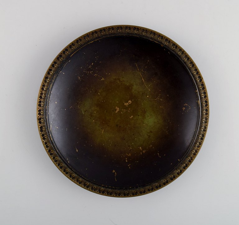 Just Andersen, Danmark. Art deco fad / skål i bronze. Modelnummer B4X. 1930/40