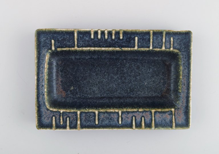 Carl Harry Stålhane for Rörstrand. Fad i glaseret keramik. Svensk design, 1960