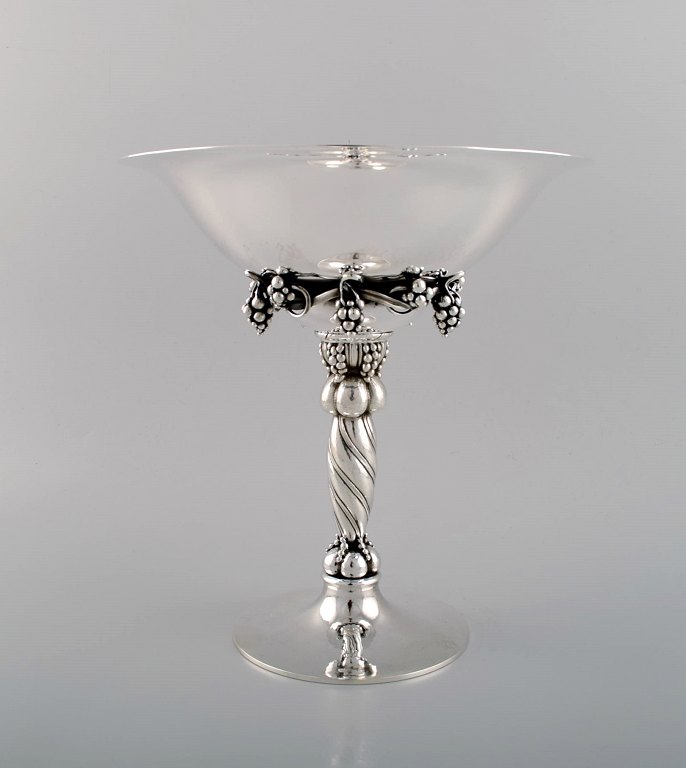 Large Georg Jensen grape centrepiece in sterling silver. Model number 264A.