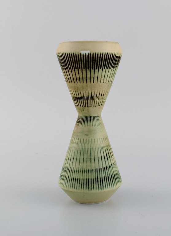 Carl Harry Stålhane (1920-1990) for Rörstrand. Hourglass shaped vase in glazed ceramics. Swedish design, 1960s.