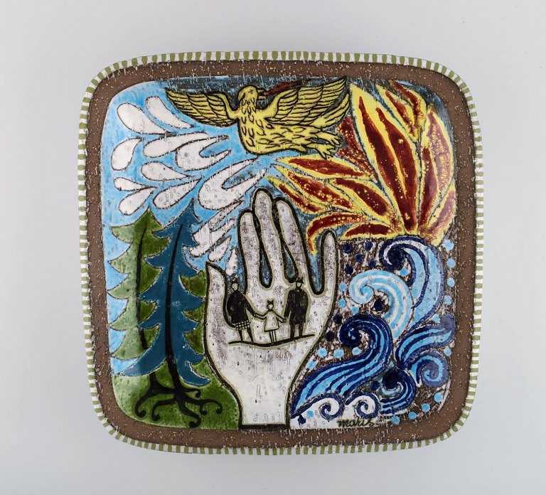 Mari Simmulson (1911-2000) for Upsala-Ekeby. Large square dish in hand-painted glazed stoneware. Mid-20th century.