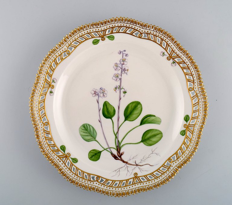 Royal Copenhagen Flora Danica plate in openwork porcelain with hand-painted flowers and gold decoration. Model number 20/3526. Dated 1969-74.