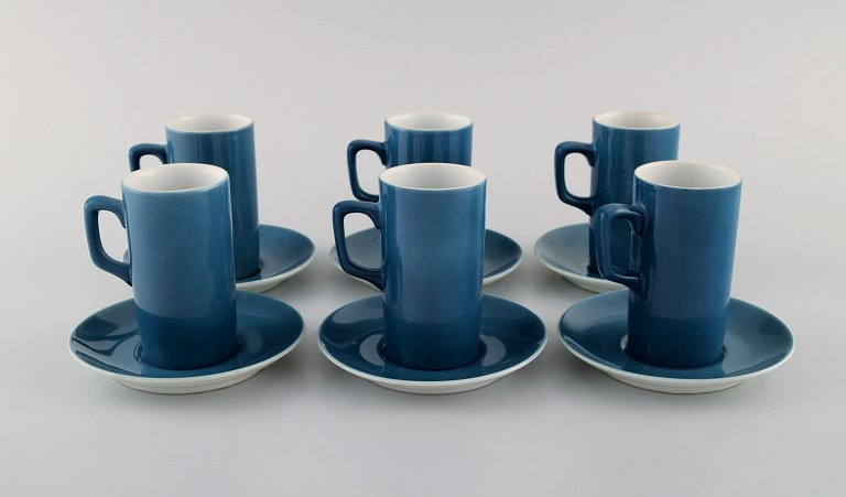 Kenji Fujita for Tackett Associates. Seks kaffekopper med underkopper i porcelæn. Dateret 1953-56.