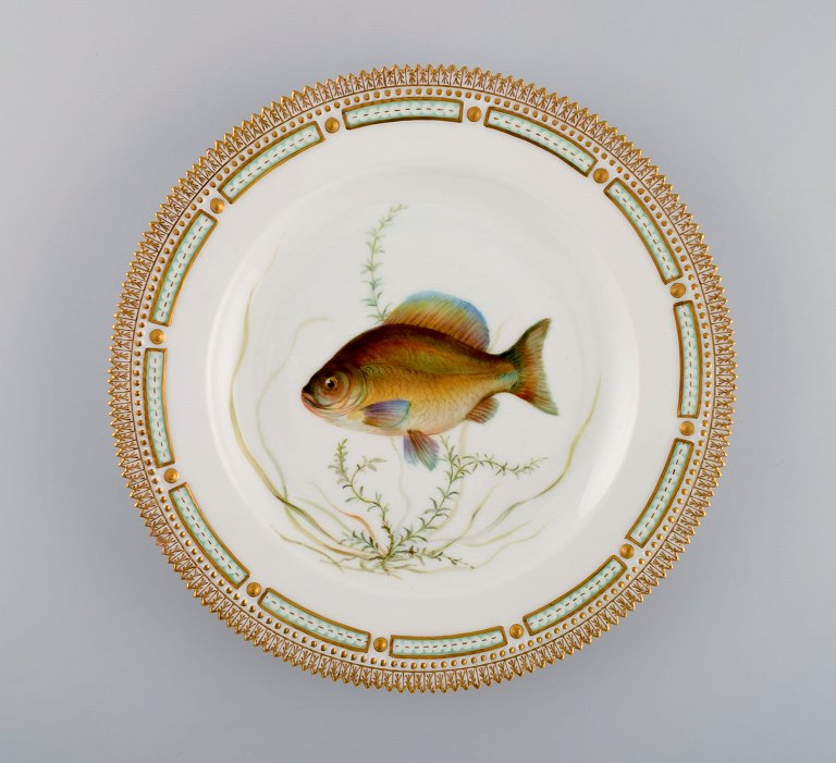 Royal Copenhagen Fauna Danica fish plate in hand-painted porcelain with fish and gold decoration. Model number 19/3549.