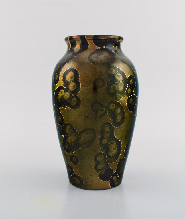Lucien Brisdoux (1878-1963), Frankrig. Vase i glaseret stentøj. Smuk glasur i guld og grønne nuancer. 1930/40