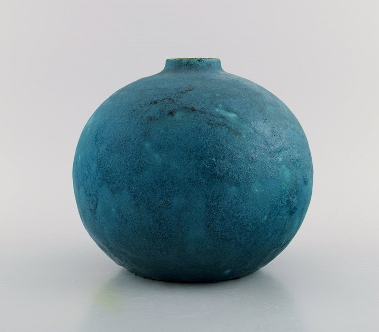 Raoul Lachenal (1885-1956), Frankrig. Rund art deco vase i glaseret stentøj. Smuk glasur i turkis nuancer. 1930/40