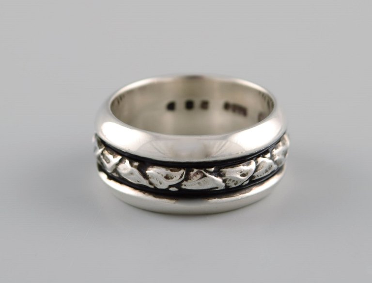 Georg Jensen ring i sterlingsølv. Model 28D. Sent 1900-tallet.