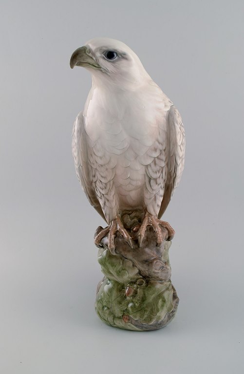 Peter Herold for Royal Copenhagen. Large porcelain figure. Icelandic falcon. Dated 1969-1974.