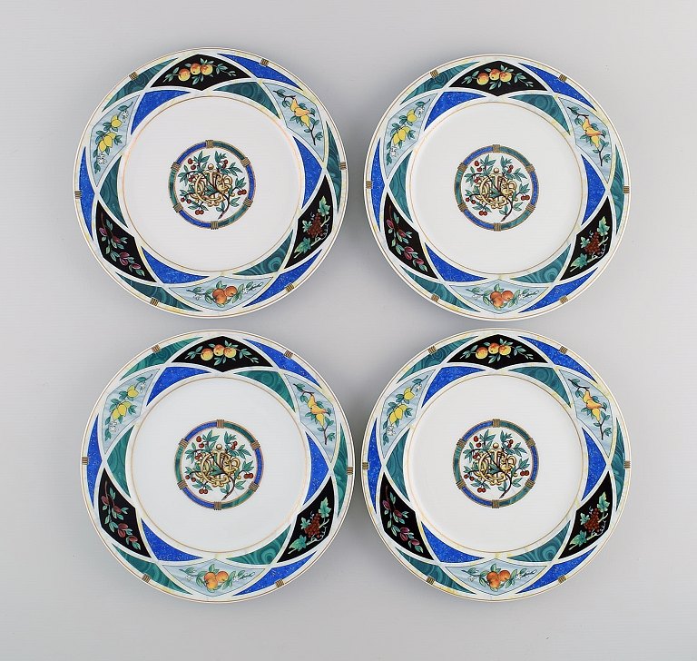 Limoges, Frankrig. Fire Christian Dior "Dioricis" jubilæumstallerkener i porcelæn. 1960/70