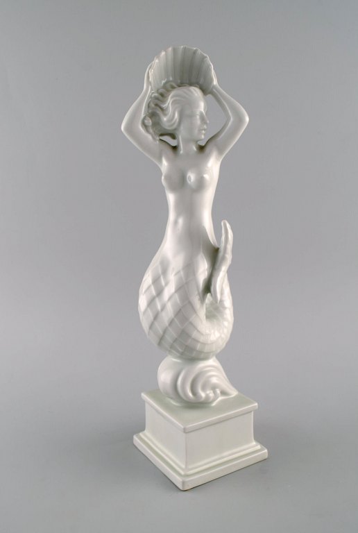 Harald Salomon (1900-1990) for Rörstrand. Art deco blanc de chine figur forestillende havfrue. 1930