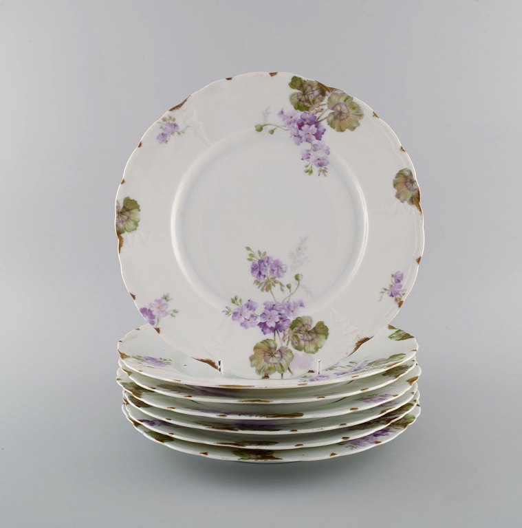 Rosenthal, Tyskland. Seks Iris middagstallerkener i håndmalet porcelæn med blomster og gulddekoration. 1920