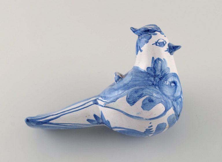 Bjørn Wiinblad (1918-2006), Denmark. Unique bird for hanging in hand-painted and glazed ceramics. 1970