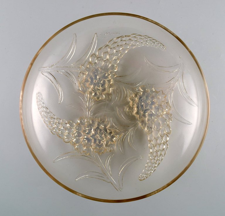 René Lalique (1860-1945), France. Early and rare Veronique bowl in frosted mouth-blown art glass with flowers and foliage in relief. 1920s.