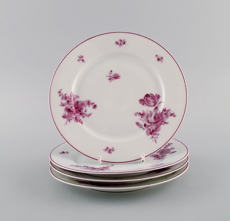 Four Rosenthal plates in hand-painted porcelain. Pink flowers and border. 1930s / 40s.
