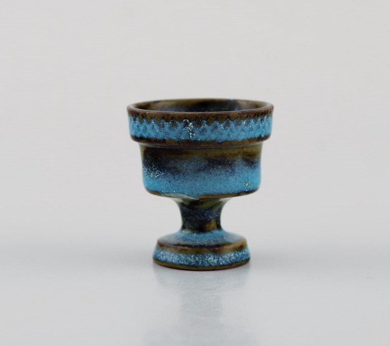 Stig Lindberg for Gustavsberg Studiohand. Miniature vase in glazed ceramics. Beautiful glaze in shades of blue. 1960s.
