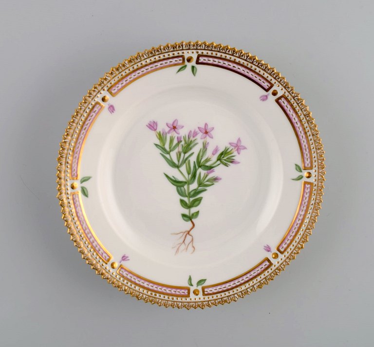 Royal Copenhagen Flora Danica dessert plate in hand-painted porcelain with flowers and gold decoration. Model number 20/3551.