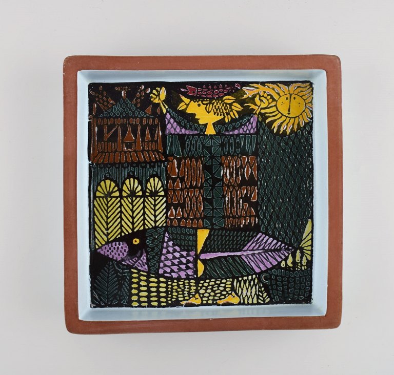 Stig Lindberg (1916-1982) for Gustavsberg. Carnival dish / bowl in hand-painted stoneware. Swedish design, mid 20th century.