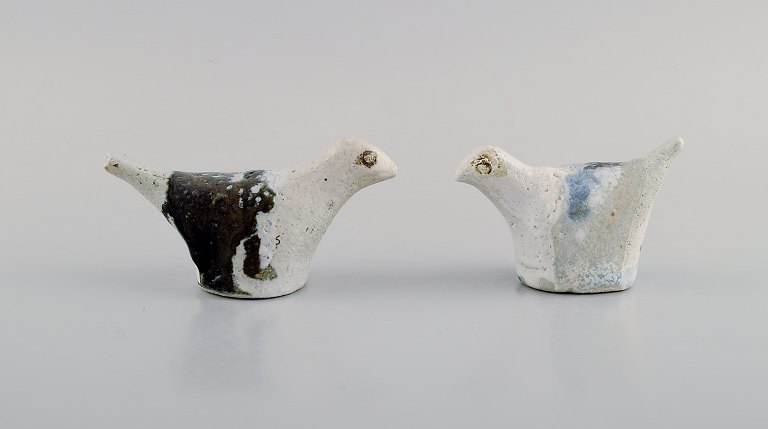 Salem. European studio ceramics. Two unique birds in glazed stoneware. 1980s.