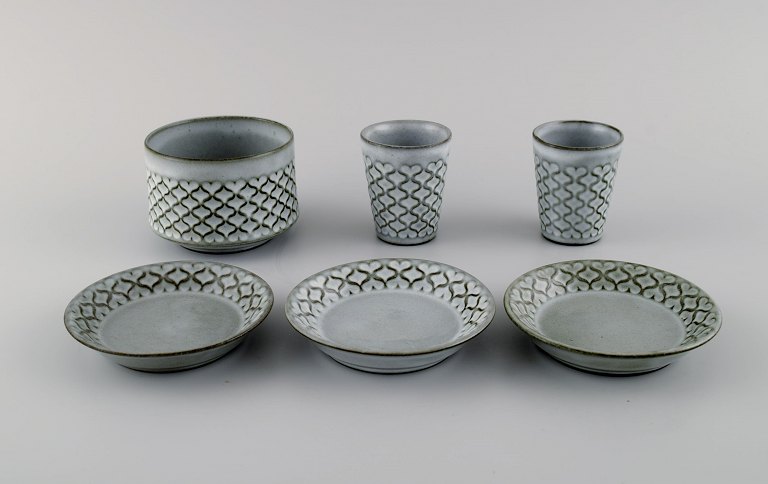 Jens H. Quistgaard (1919-2008) for Bing & Grøndahl / Nissen Kronjyden. Six parts Gray Cordial in glazed stoneware. 1960s.