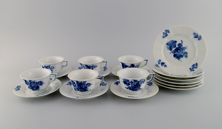 Royal Copenhagen Blue Flower Angular. Six coffee cups with saucers and six plates. Mid-20th century.