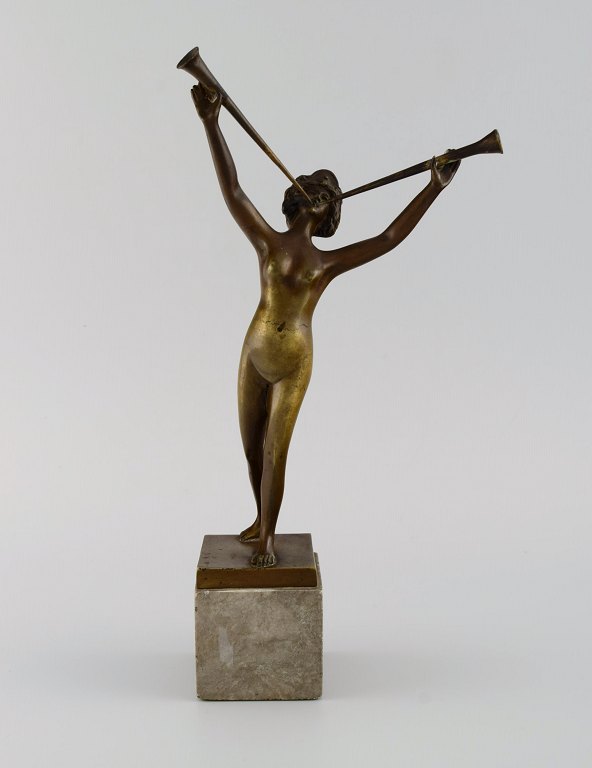 Art deco bronze sculpture on marble base. Lur blowing naked woman. 1920s / 30s.