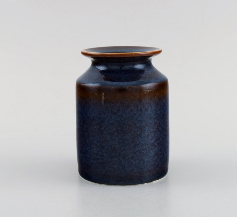 Carl Harry Stålhane (1920-1990) for Rörstrand. Vase in glazed ceramics. Beautiful glaze in brown and deep blue shades. Mid-20th century.