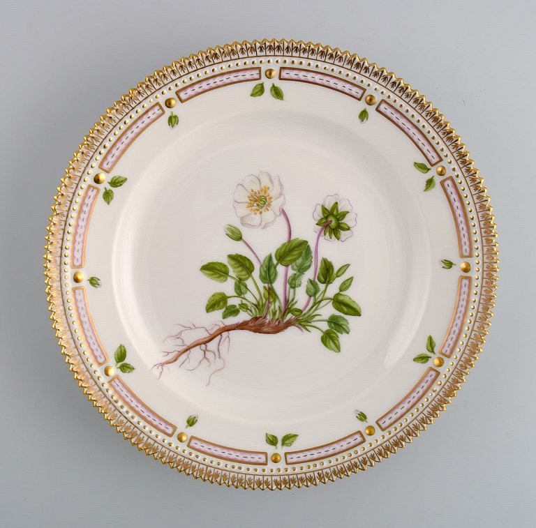 Royal Copenhagen Flora Danica lunch plate in hand-painted porcelain with flowers and gold decoration. Model number 20/3550.