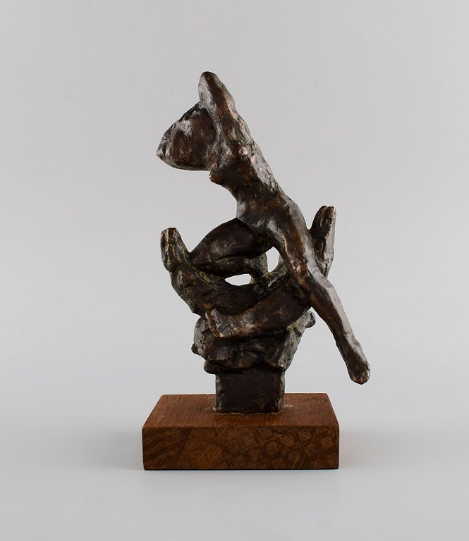 Clarence Blum (1897-1984), Swedish sculptor. Bronze figure of a naked woman on a wooden plinth. Mid 20th century.