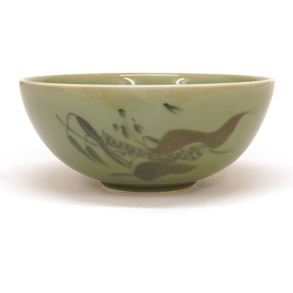 Thorkild Olsen für Royal Copenhagen. Steinzeugschale datiert und signiert. H: 10cm. D: 23cm