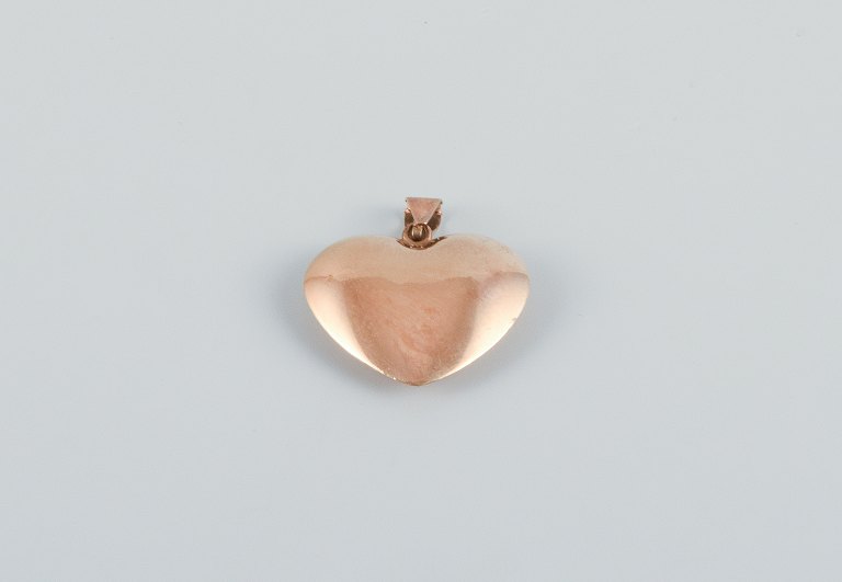 Scandinavian goldsmith, pendant in the shape of a heart.Marked with the goldsmith