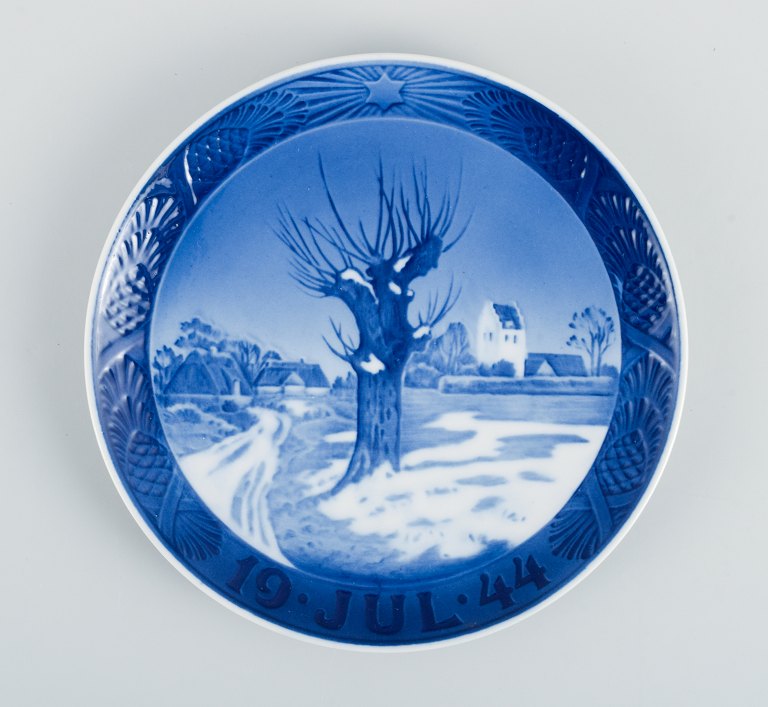 Royal Copenhagen Christmas plate from 1944.