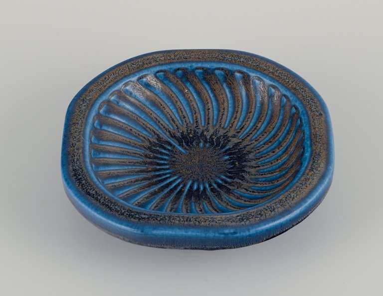 Wilhelm Kåge (1889-1960), Kåge Verkstad Gustavsberg, hand-glazed ceramic bowl with blue glaze.