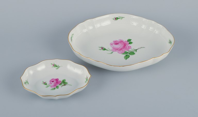 Meissen, Tyskland, Pink Rose, to porcelænsskåle håndmalet med motiv af lyserøde roser.