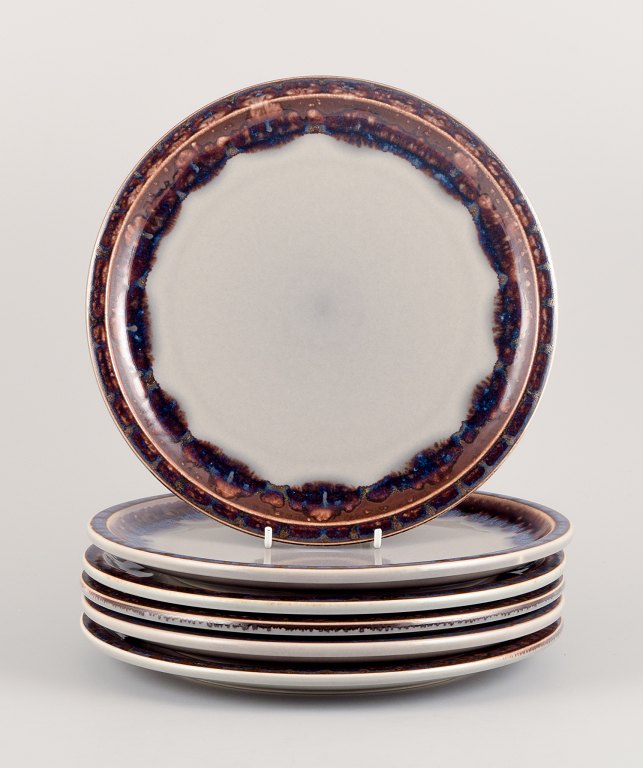 Jens Harald Quistgaard for Bing & Grøndahl, Mexico retrostel, seks 
middagstallerkner i stentøj.