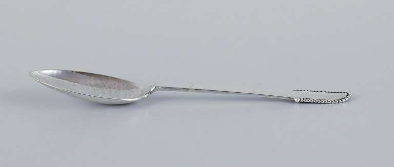 Georg Jensen Beaded.
Large tea spoon in sterling silver.