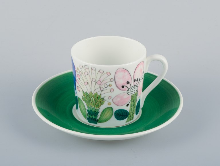 Stig Lindberg for Gustavsberg, Sweden. Rare "Tahiti" coffee cup with  saucer. Hand-painted with floral motifs. Retro style.