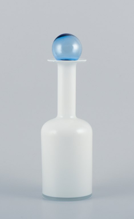 Otto Brauer for Holmegaard. Vase/bottle in white mouth-blown art glass with a light blue sphere.