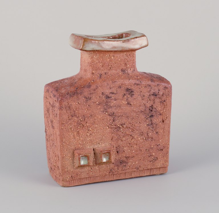 Curt Magnus Addin, eget værksted, svensk keramiker. Unika keramikvase i modernistisk stil. Chamotte-ler.