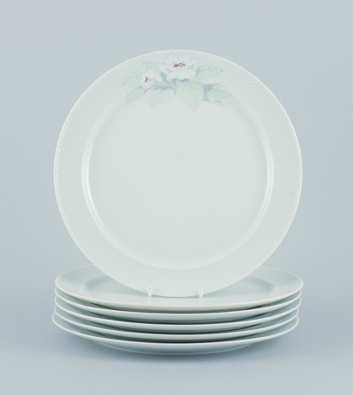Tapio Wirkkala (1915-1985) for Rosenthal Studio-linie, "Century Blütentraum". A set of six dinner plates decorated with a flower motif.
