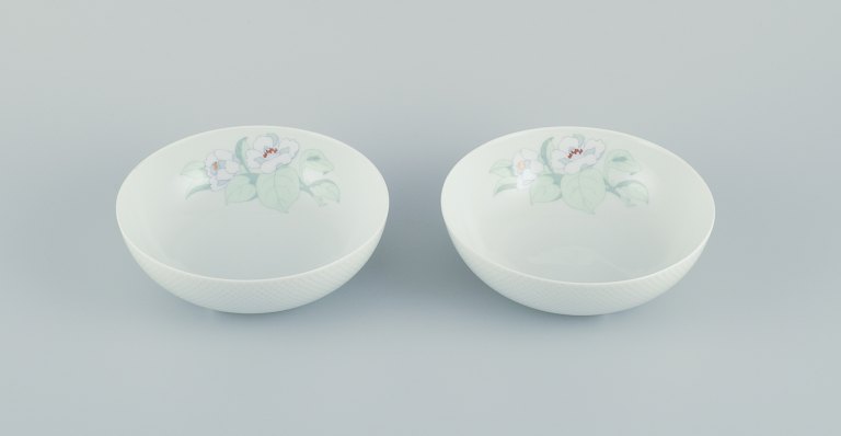 Tapio Wirkkala for Rosenthal Studio-linie, Century Blütentraum. To porcelænsskåle dekoreret med blomstermotiv.