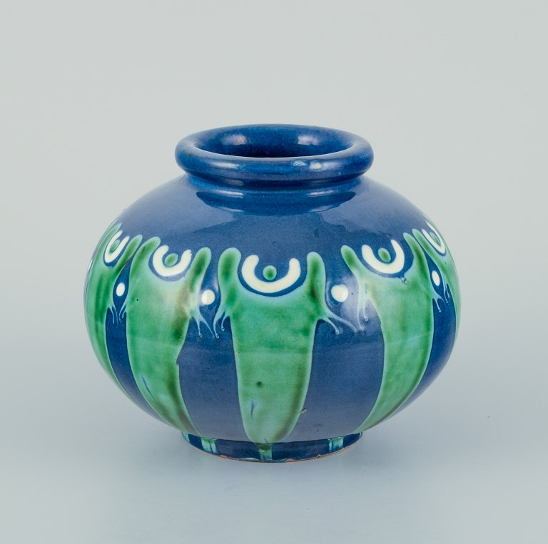 Kähler, Denmark. Ceramic vase. Cow horn glaze/technique in blue and green tones.